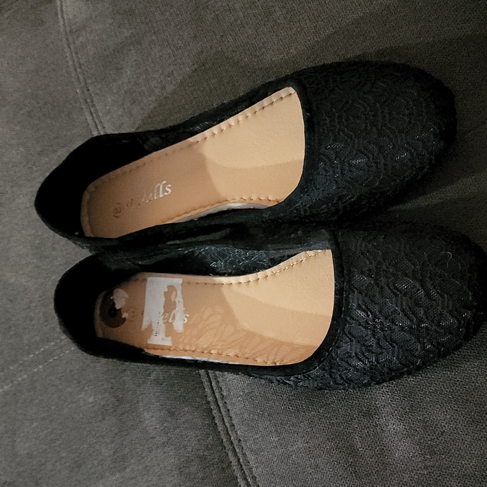 Flat shoes